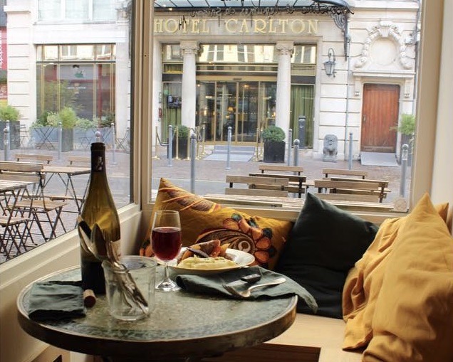 Le présentoir lille restaurant cave à vin caviste bar 