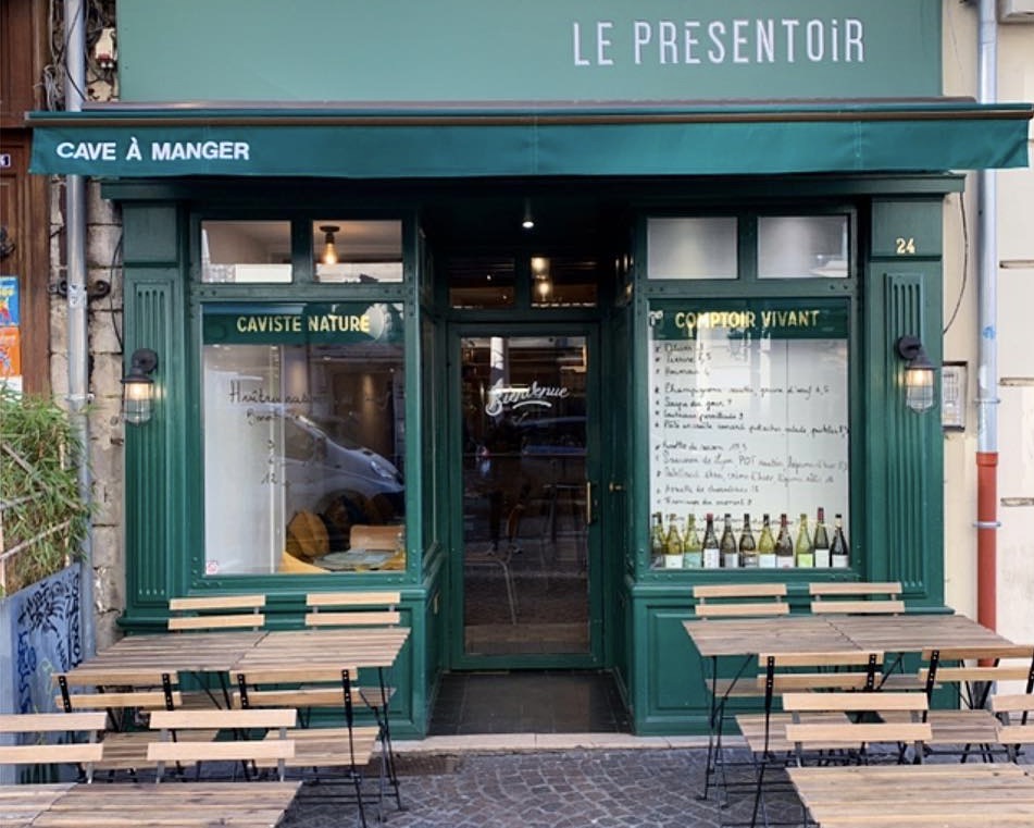 Le présentoir lille restaurant cave à vin caviste bar 