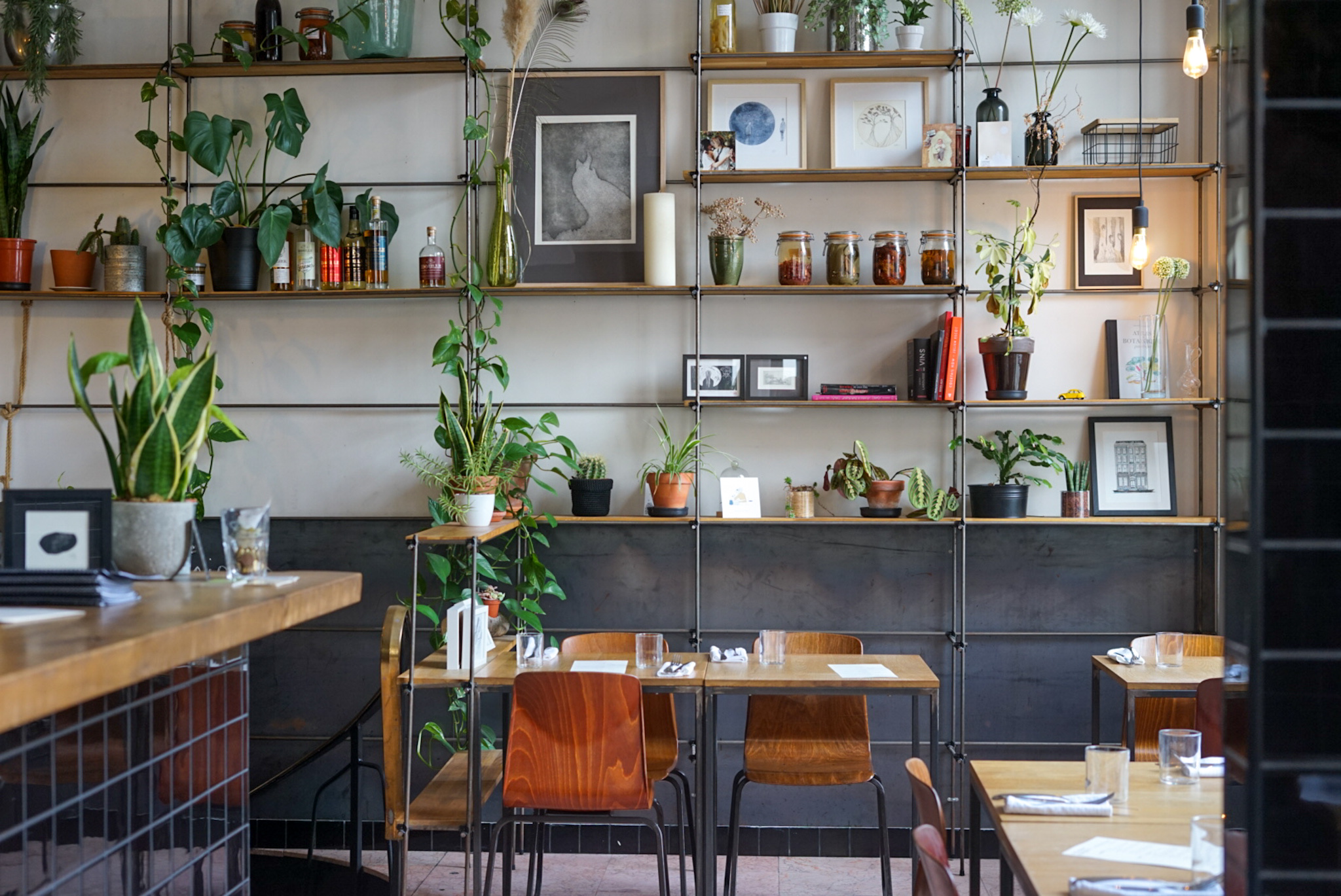 Le Sébastopol une adresse discrète mais prisée qui collectionne les